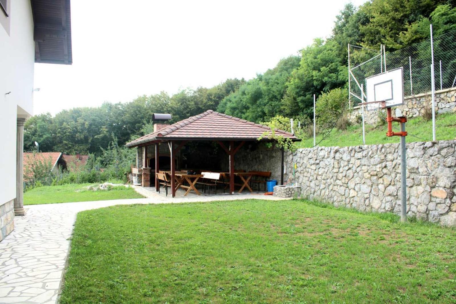 Djuric Ferienhaus *